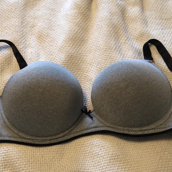 Bras - Picture 2 of 3